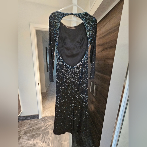 Gown -Sparkly -Medium - Picture 2 of 3
